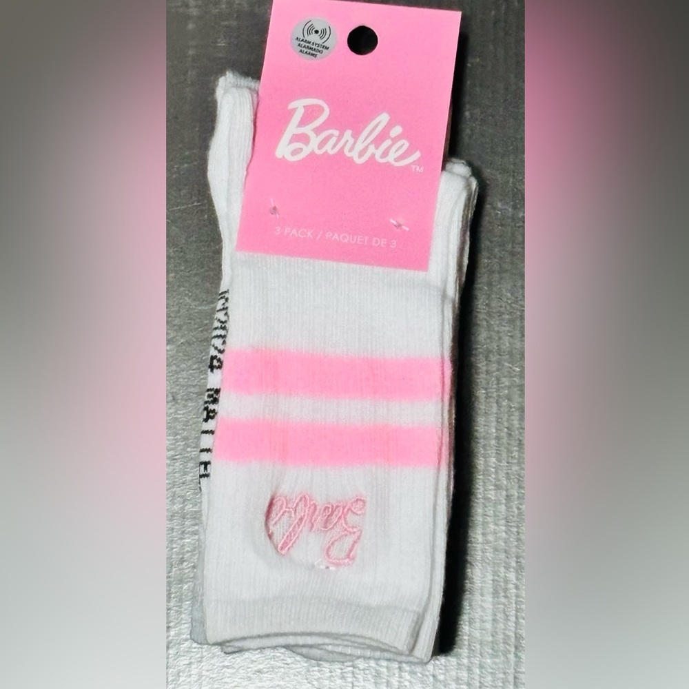 Barbie 3-Pack of Women’s Embroidered Crew Socks